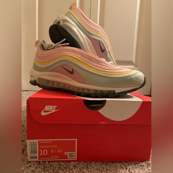 Women’s Nike Air Max 97 Sneakers - Picture 1 of 4